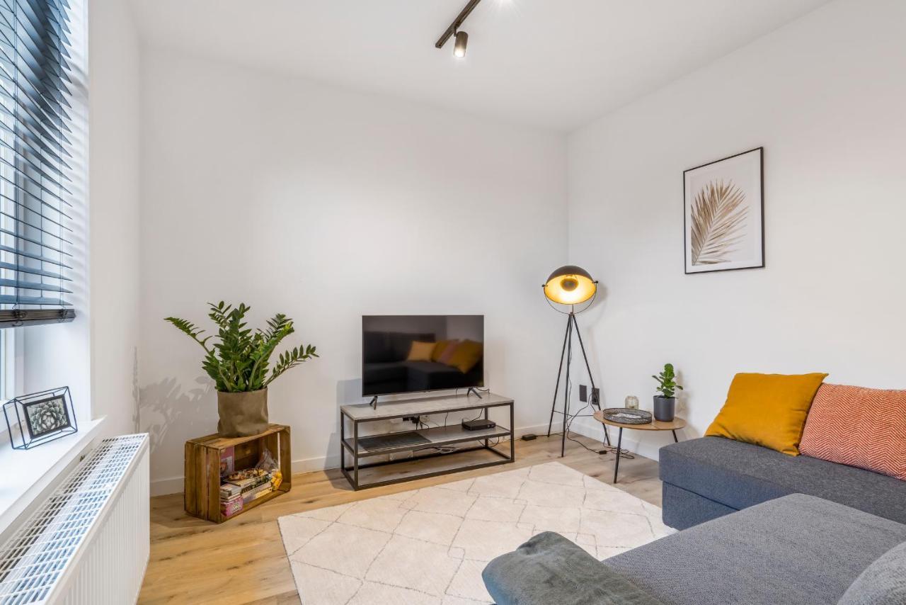 Apartmán Cosy, Furnished & Renovated Flat With Outside Lounge Gent Exteriér fotografie